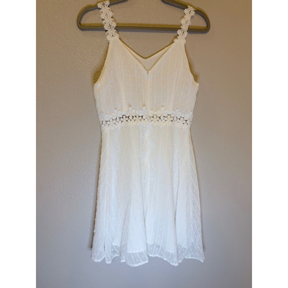 White Swiss Dot V-Neck Flutter Sleeve Blouse Top Small